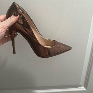 Also Pump Size 7.

Selling because I am making space.

Only used twice.